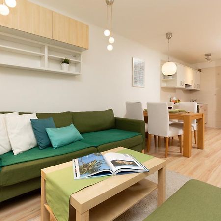 Apartments Warsaw Zelazna By Noclegi Renters מראה חיצוני תמונה