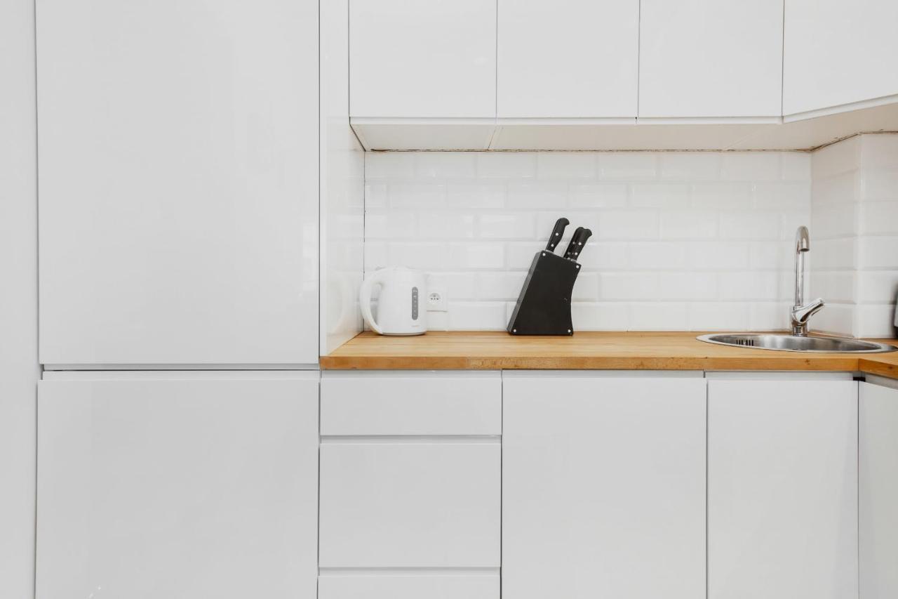Apartments Warsaw Zelazna By Noclegi Renters מראה חיצוני תמונה